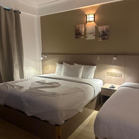 The G Ten Holiday Inn Хулхумале Екстер'єр фото